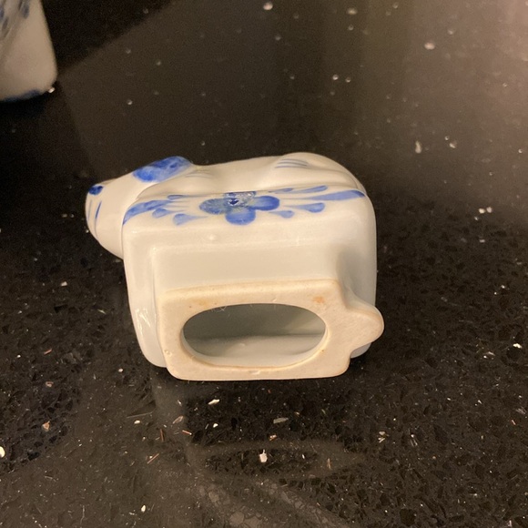 Elephant and Baby: Blue and White Floral Teapot Ceramic & Lid Vintage, Farmhouse - Picture 8 of 13